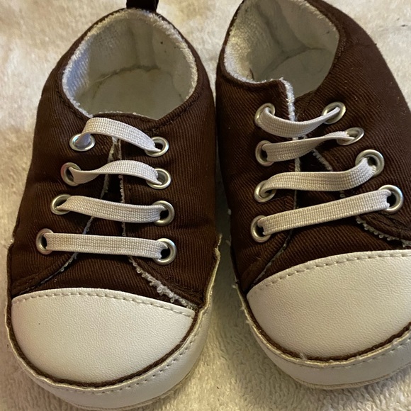 Old navy baby tennis shoes 12-18 months new without tags - Picture 4 of 8
